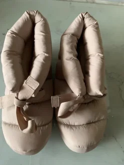 Dicke Winterhausschuhe Boots beige neu 35/36