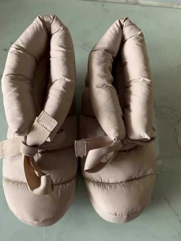 Dicke Winterhausschuhe Boots beige neu 35/36
