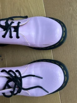 Doc Martens, Lack rosa