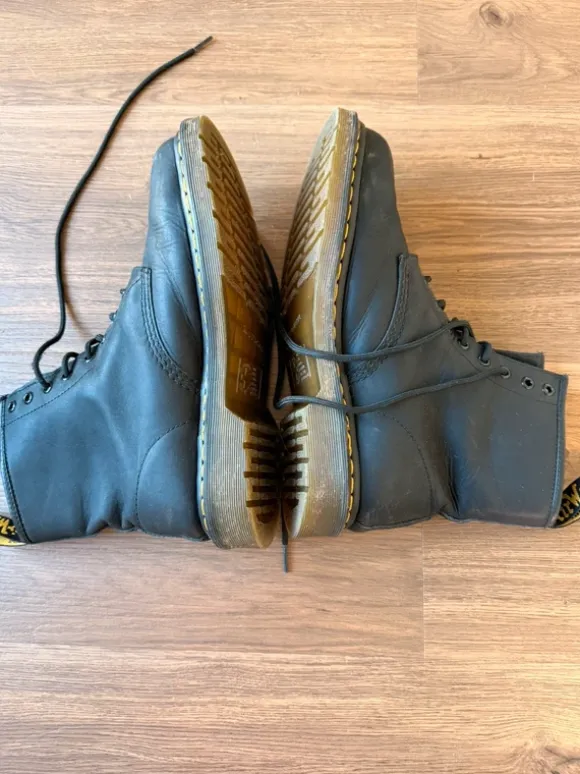 Dr. Martens Boots Schwarz Leder Gr. 44 | Klassiker Schnürboots