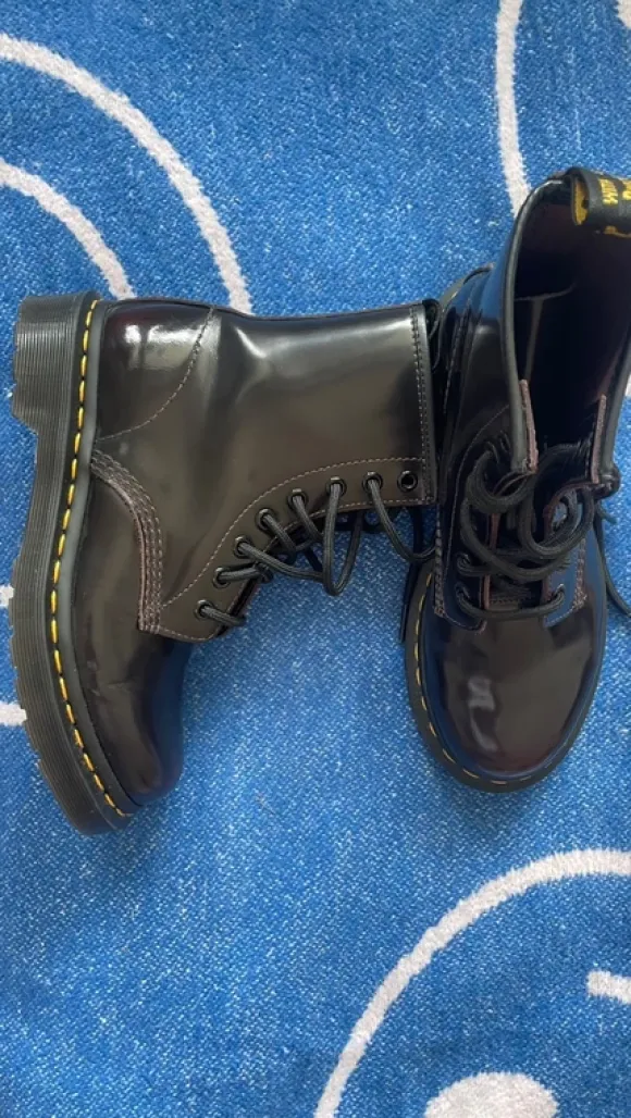 Dr. Martens Bordeaux