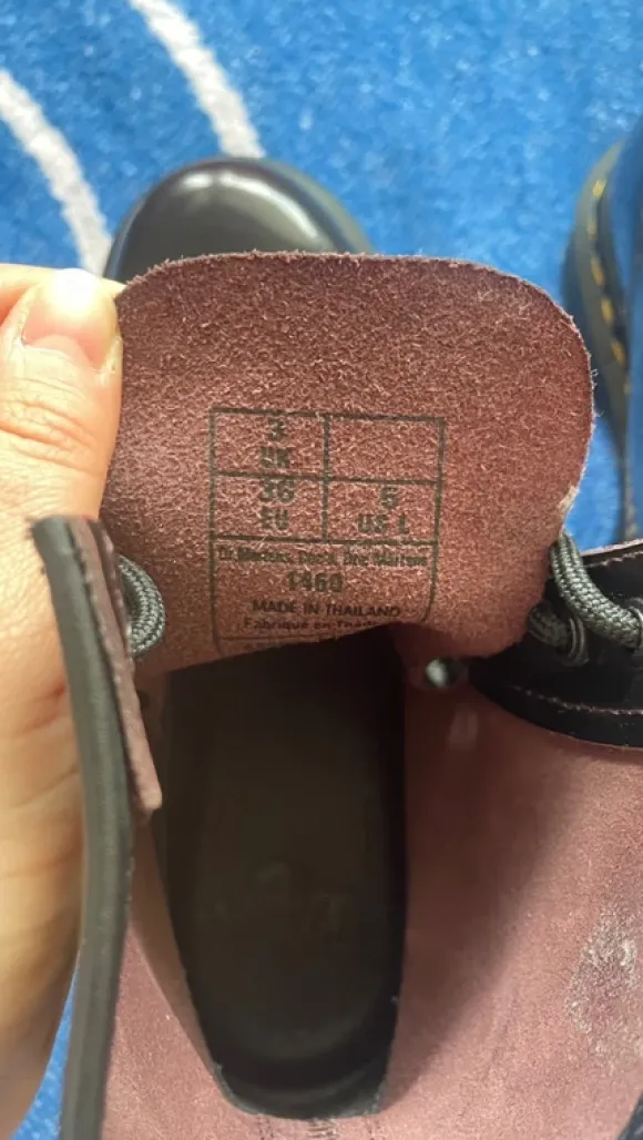 Dr. Martens Bordeaux
