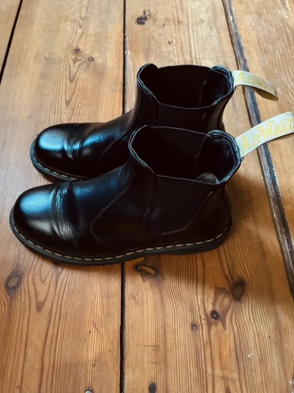 Dr. Martens Chelsea Boots VEGAN