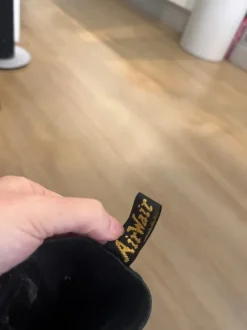 Dr. Martens gloednieuw