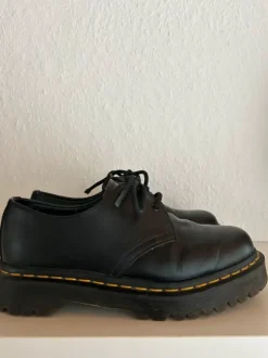 Dr. Martens Halbschuhe Plateau