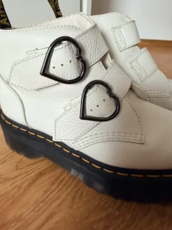 Dr Martens laarsjes