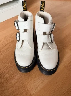 Dr Martens laarsjes