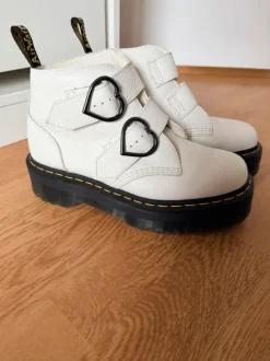 Dr Martens laarsjes