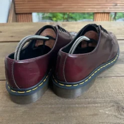 dr. martens low vegan bordeaux