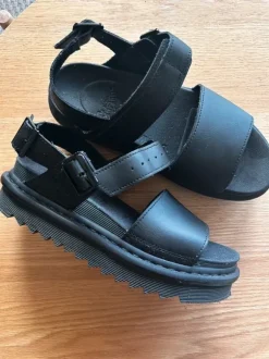 Dr. Martens Plateau-Sandale Voss Leder 39
