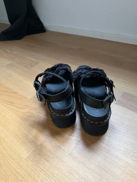 Dr. Martens Sandale schwarz, Gr. 41