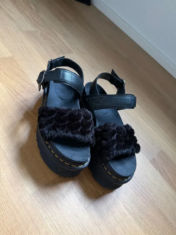 Dr. Martens Sandale schwarz, Gr. 41