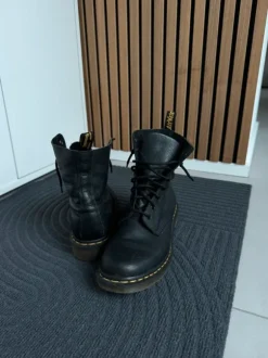 Dr. Martens schwarz matt gr.43
