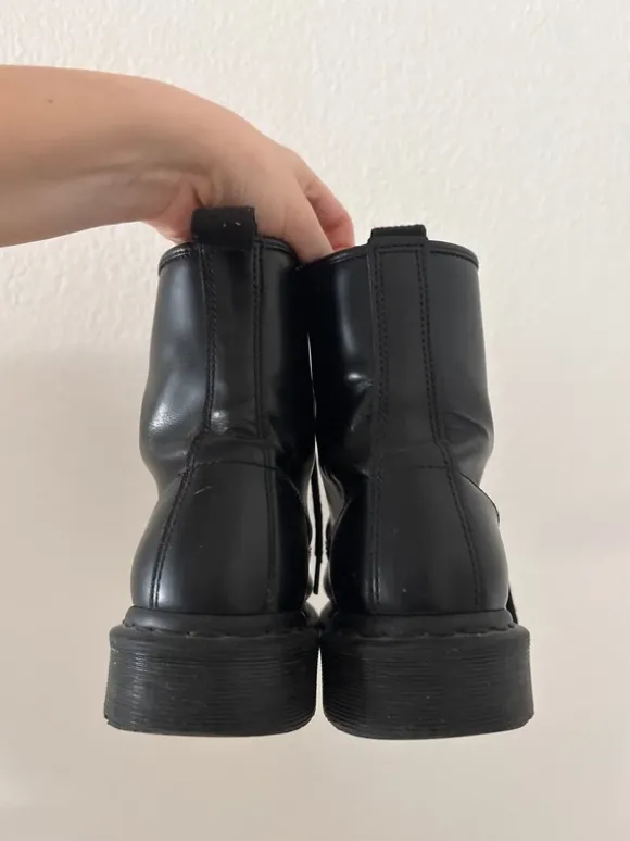 Dr. Martens Stiefel (43)