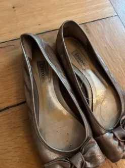 Dune Ballerinas, metallic-farbend, Gr. 39