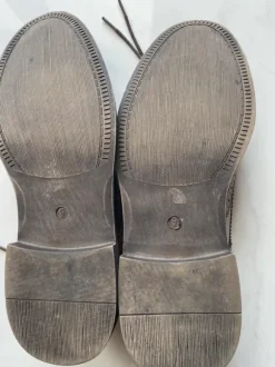 Dunkelbraune Herrenschuhe
