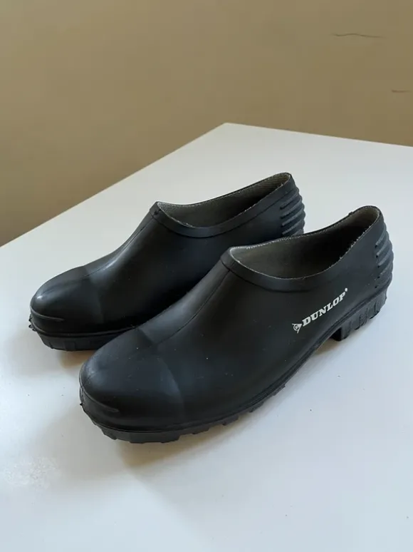 Dunlop rubber rain shoes size 45