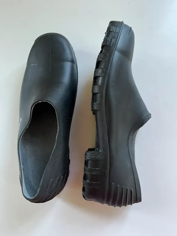 Dunlop rubber rain shoes size 45
