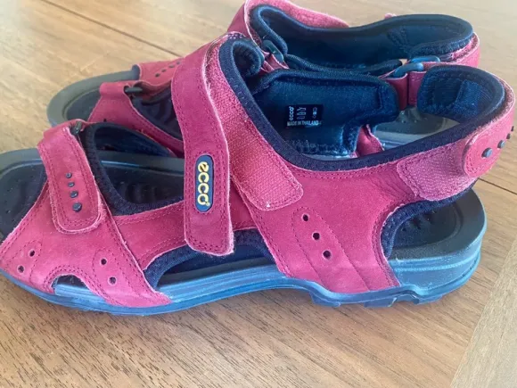 ECCO Sandalen rood/zwart maat 42
