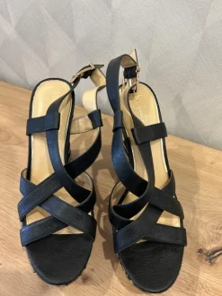 Edle Keilabsatz Sandalen