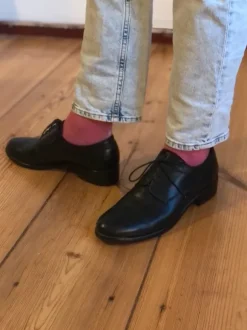 Elegant shoes that look like new