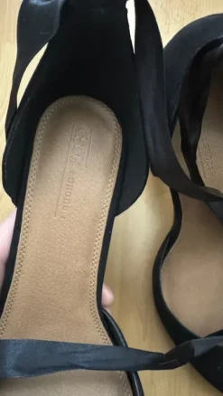Elegante ASOS High Heels mit Satin-Schnürung
