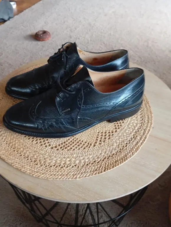 Elegante Gallus Herrenschuhe in Schwarz, Größe UK 9,5 (ca. EU 43–44)