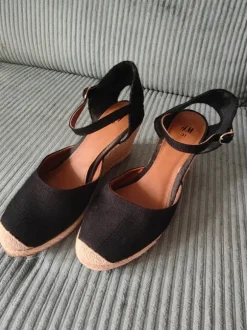 Elegante H&M Keilsandaletten / Espadrilles – Schwarz – Gr. 37