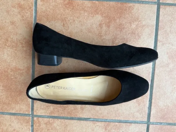 Elegante schwarze Slipper von Peter Kaiser