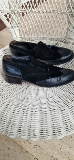 eleganter Brogues Lederschuh