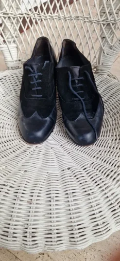 eleganter Brogues Lederschuh