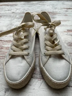 Espadrille in cream and gold