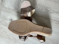 Espadrille met sleehakken