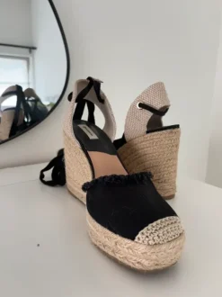 Espadrille sleehakken met strik om de kuiten