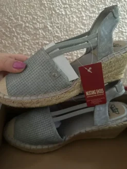 Espadrilles von Mustang