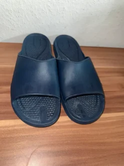 Fashy Badeschuhe / Pantoletten Gr. 43 dunkelblau