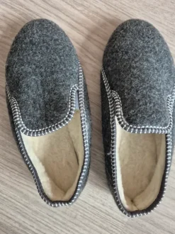 Filz Pantoffeln neu Größe 42