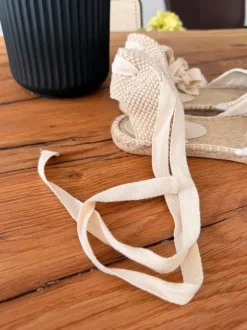 Flache Brautschuhe mit Häkelspitze von noni in Größe 39