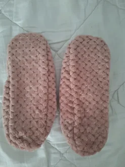 Flauschige Rutschfeste-Hausschuhe Altrosa/Chaussons antidérapant moelleux Rose Poudré