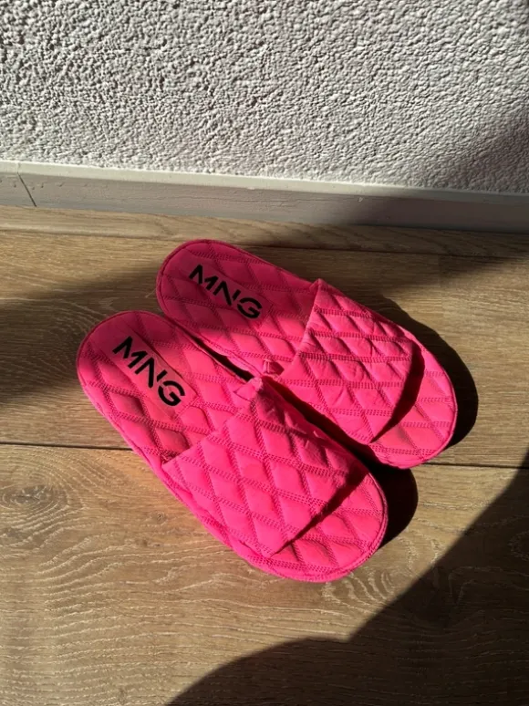 Fluo pink plateau slippers