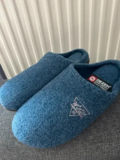 Gezer Warme, dunkelblaue Hausschuhe - Neu