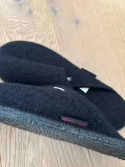 Giesswein Pantoffeln Größe 47 neu und unbenutzt