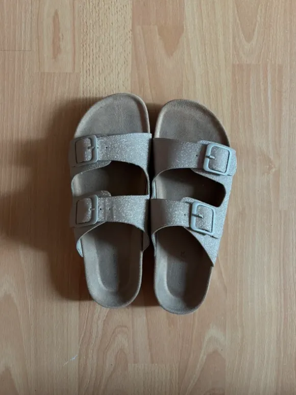 Glitzernde Sommer-Sandalen in Beige – super bequem & stylisch
