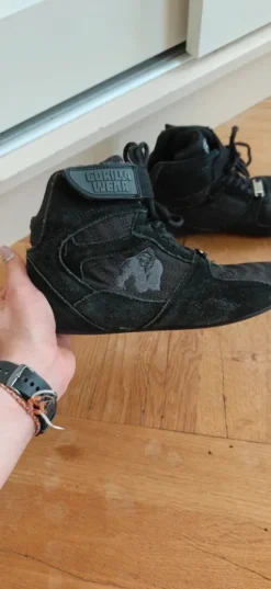 Gorilla lifting shoes