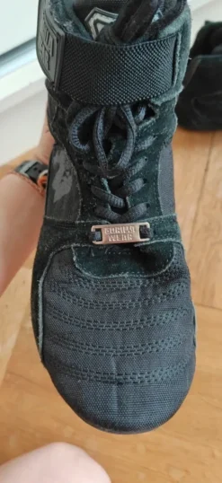 Gorilla lifting shoes