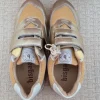 Gouden leren sneakers met klittenband van Bisgaard, maat 34