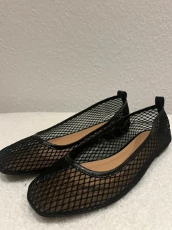 Grid see-through balerinas