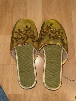 grüne glitzer schlappen