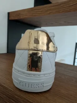 Guess - loven - taille 40