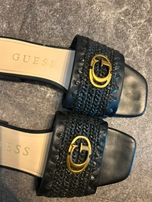Guess Schlappen